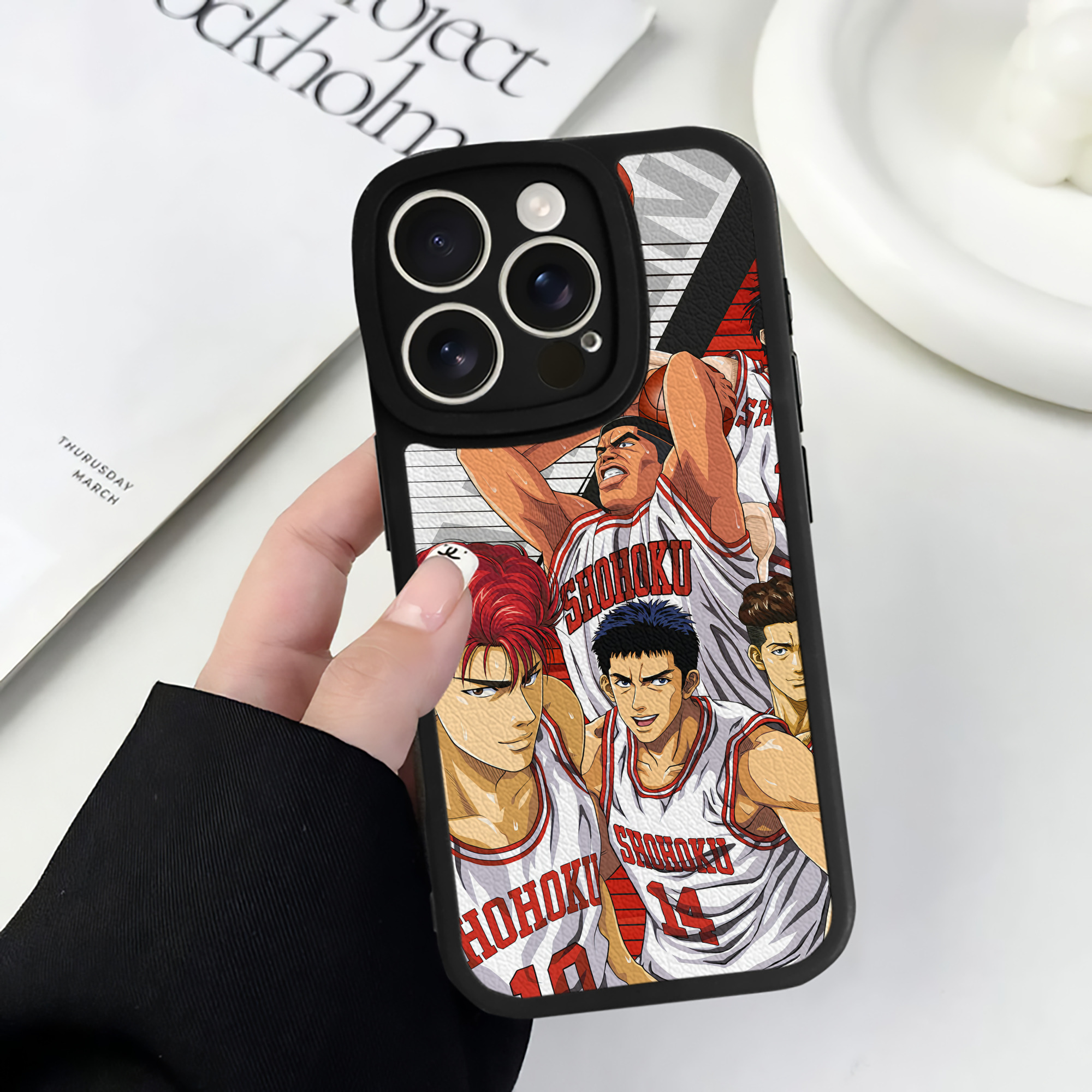 （画像用） SLAM DUNK／スラムダンク 【iPhone 16シリーズ対応】シリコンスマホケース（レザー調） 材質：シリコン